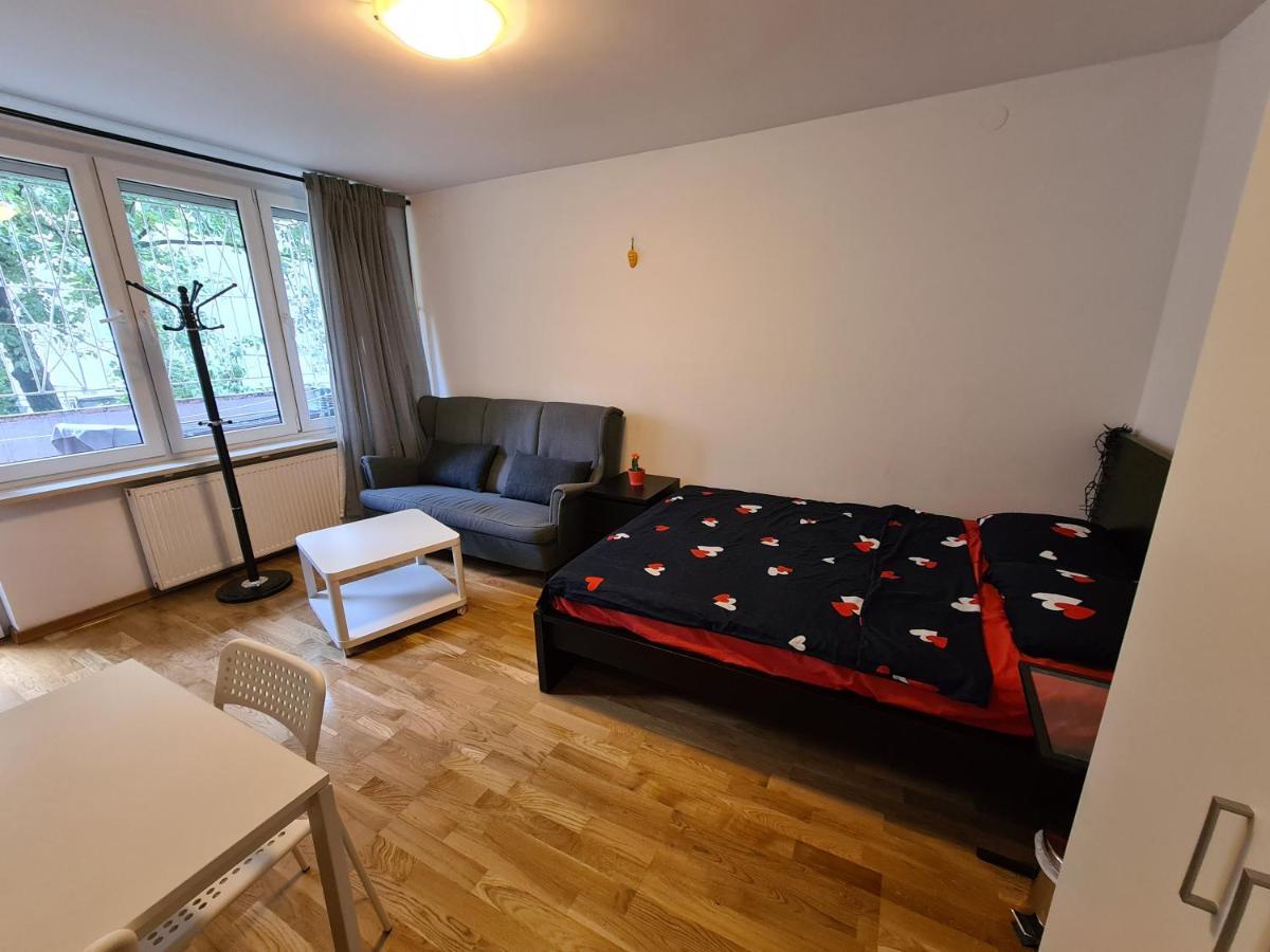 Mirrorroom Pl Citycenter Варшава Екстериор снимка