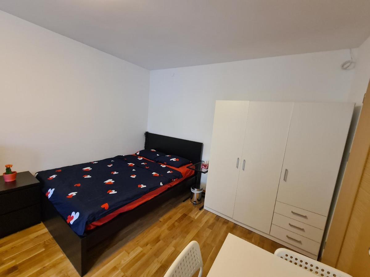 Mirrorroom Pl Citycenter Варшава Екстериор снимка